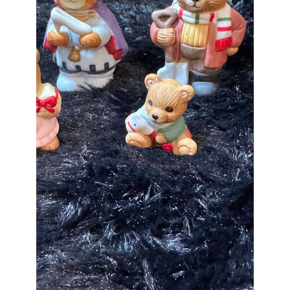 Vintage Homco Porcelain Bear Figurine Set Of 5 Family Reading & Winter Scene - Picture 2 of 10